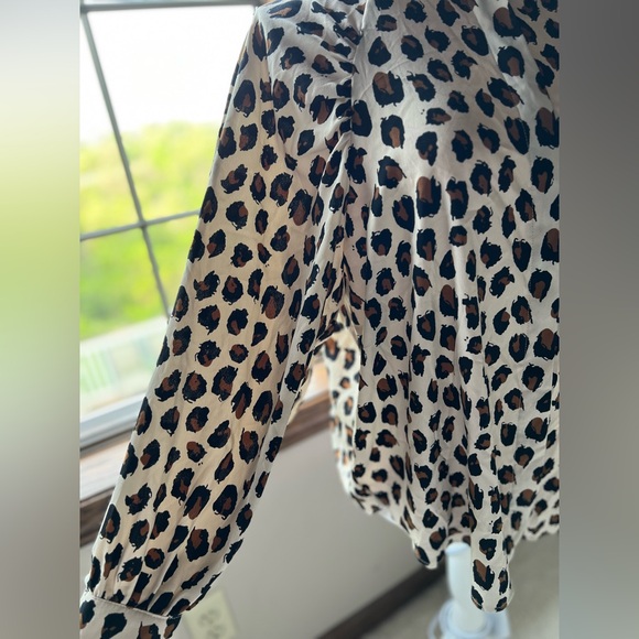 Eva Franco Leopard print Buttondown Top Anthropologie size 6 - Picture 3 of 9